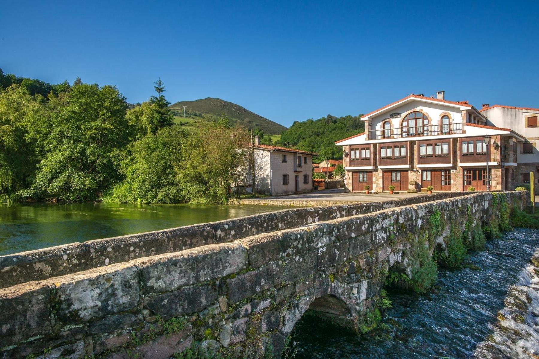 La Fuentona De Ruente Hotel Exterior photo
